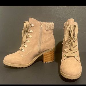 NIB Women's SM New York Tan Size 10 Boots
